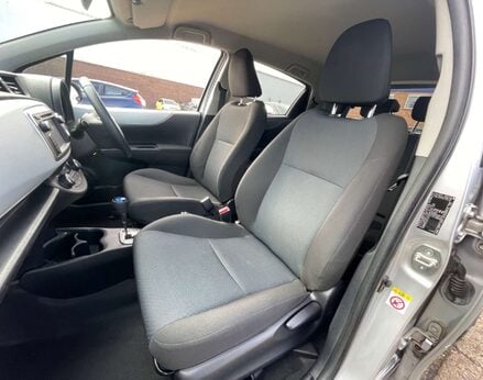 Toyota Yaris 1.5 Yaris T4 Hybrid CVT 5dr 43