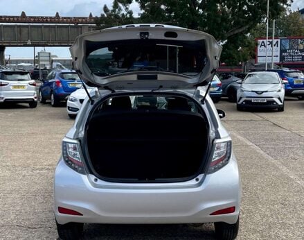 Toyota Yaris 1.5 Yaris T4 Hybrid CVT 5dr 46
