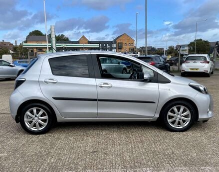 Toyota Yaris 1.5 Yaris T4 Hybrid CVT 5dr 10