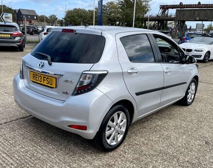 Toyota Yaris 1.5 Yaris T4 Hybrid CVT 5dr 8