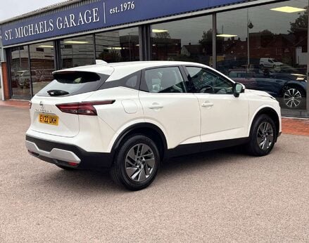 Nissan Qashqai 1.3 Qashqai Acenta Premium DiG-T MHEV CVT 5dr 8