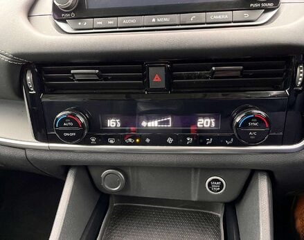 Nissan Qashqai 1.3 Qashqai Acenta Premium DiG-T MHEV CVT 5dr 54