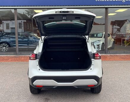 Nissan Qashqai 1.3 Qashqai Acenta Premium DiG-T MHEV CVT 5dr 75