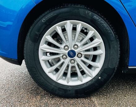 Ford Focus 1.5 Focus Titanium 5dr 14