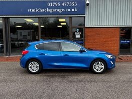 Ford Focus 1.5 Focus Titanium 5dr 10