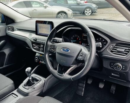 Ford Focus 1.5 Focus Titanium 5dr 18