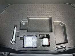 Toyota C-HR 1.8 C-HR Design HEV CVT 5dr 64