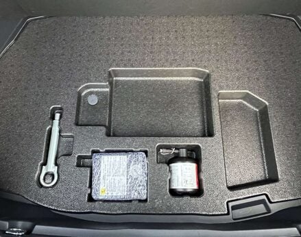 Toyota C-HR 1.8 C-HR Design HEV CVT 5dr 64