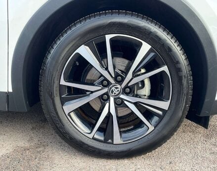 Toyota C-HR 1.8 C-HR Design HEV CVT 5dr 16