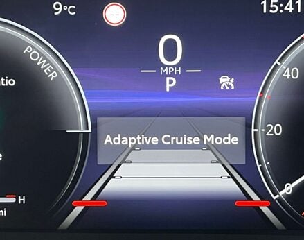 Toyota C-HR 1.8 C-HR Design HEV CVT 5dr 28