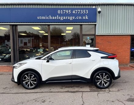 Toyota C-HR 1.8 C-HR Design HEV CVT 5dr 11