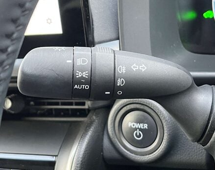 Toyota C-HR 1.8 C-HR Design HEV CVT 5dr 53