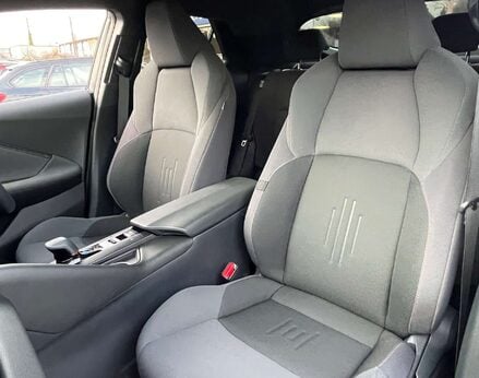 Toyota C-HR 1.8 C-HR Design HEV CVT 5dr 58