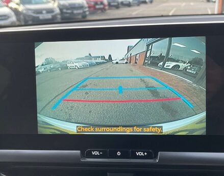 Toyota C-HR 1.8 C-HR Design HEV CVT 5dr 34