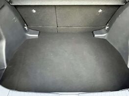 Toyota C-HR 1.8 C-HR Design HEV CVT 5dr 63