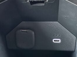 Toyota C-HR 1.8 C-HR Design HEV CVT 5dr 46