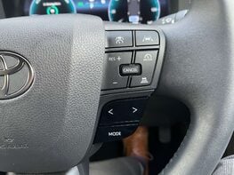 Toyota C-HR 1.8 C-HR Design HEV CVT 5dr 52