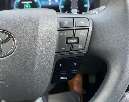 Toyota C-HR 1.8 C-HR Design HEV CVT 5dr 52