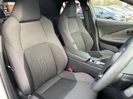 Toyota C-HR 1.8 C-HR Design HEV CVT 5dr 57