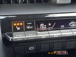 Toyota C-HR 1.8 C-HR Design HEV CVT 5dr 44