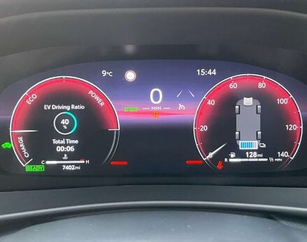 Toyota C-HR 1.8 C-HR Design HEV CVT 5dr 24