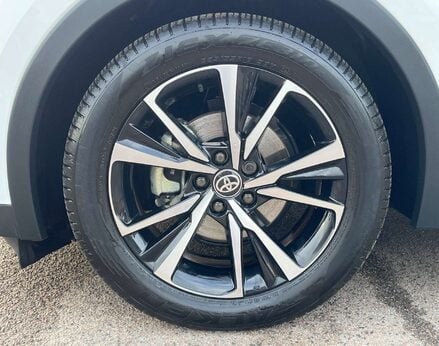 Toyota C-HR 1.8 C-HR Design HEV CVT 5dr 13