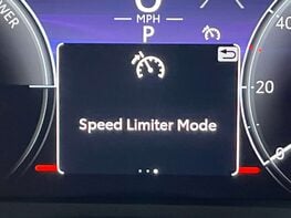 Toyota C-HR 1.8 C-HR Design HEV CVT 5dr 31