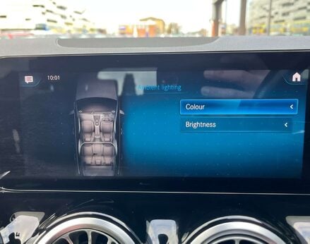 Mercedes-Benz B Class 2.0 B 200 AMG Line Edition Premium D Auto 5dr 39