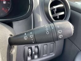 Renault Clio 1.1 Clio Play 5dr 38