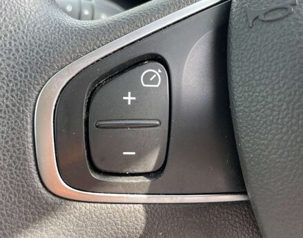 Renault Clio 1.1 Clio Play 5dr 35