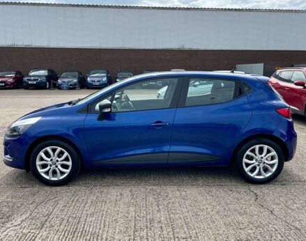 Renault Clio 1.1 Clio Play 5dr 11