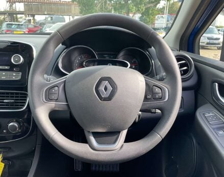 Renault Clio 1.1 Clio Play 5dr 19