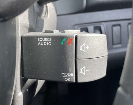 Renault Clio 1.1 Clio Play 5dr 39