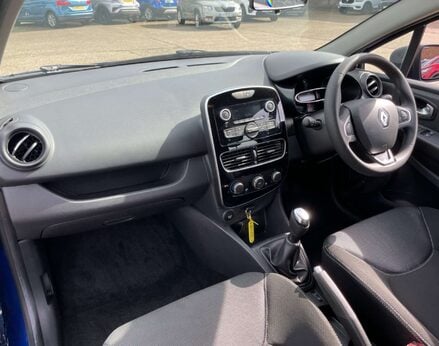 Renault Clio 1.1 Clio Play 5dr 22