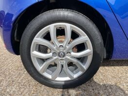 Renault Clio 1.1 Clio Play 5dr 14