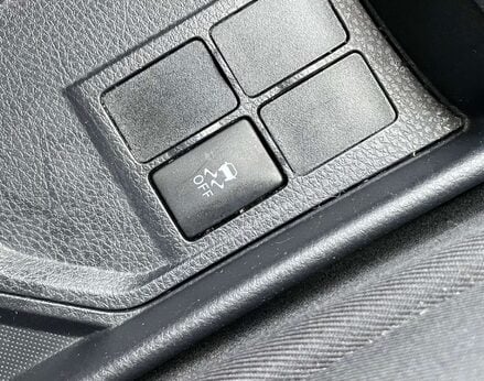 Toyota Yaris 1.3 Yaris Icon VVT-I 5dr 38