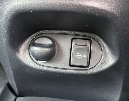 Toyota Yaris 1.3 Yaris Icon VVT-I 5dr 36