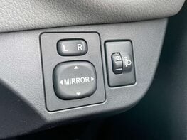 Toyota Yaris 1.3 Yaris Icon VVT-I 5dr 44