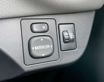 Toyota Yaris 1.3 Yaris Icon VVT-I 5dr 44