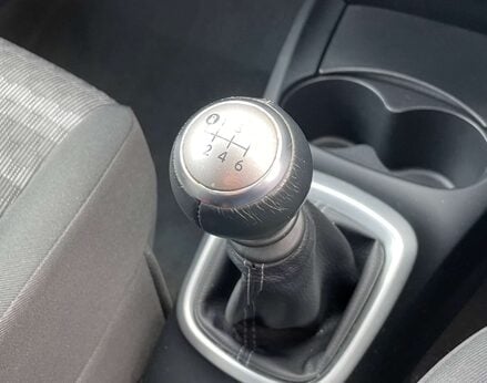 Toyota Yaris 1.3 Yaris Icon VVT-I 5dr 37