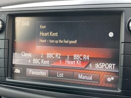 Toyota Yaris 1.3 Yaris Icon VVT-I 5dr 27