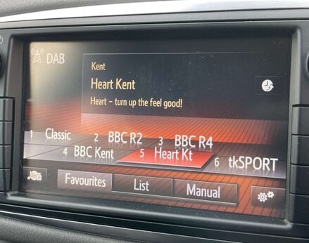 Toyota Yaris 1.3 Yaris Icon VVT-I 5dr 27