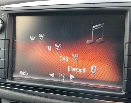 Toyota Yaris 1.3 Yaris Icon VVT-I 5dr 28