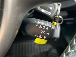 Toyota Yaris 1.3 Yaris Icon VVT-I 5dr 43