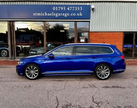 Volkswagen Passat 1.5 Passat R-Line TSi Evo 5dr 11