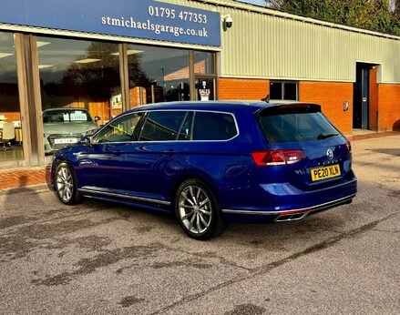 Volkswagen Passat 1.5 Passat R-Line TSi Evo 5dr 7