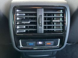 Volkswagen Passat 1.5 Passat R-Line TSi Evo 5dr 17