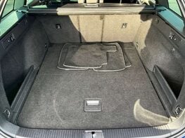 Volkswagen Passat 1.5 Passat R-Line TSi Evo 5dr 28