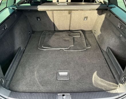 Volkswagen Passat 1.5 Passat R-Line TSi Evo 5dr 28