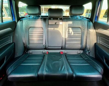 Volkswagen Passat 1.5 Passat R-Line TSi Evo 5dr 25